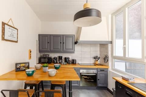 Maison De Ville Avec Garage Et Terrasse Lourdes Dış mekan fotoğraf